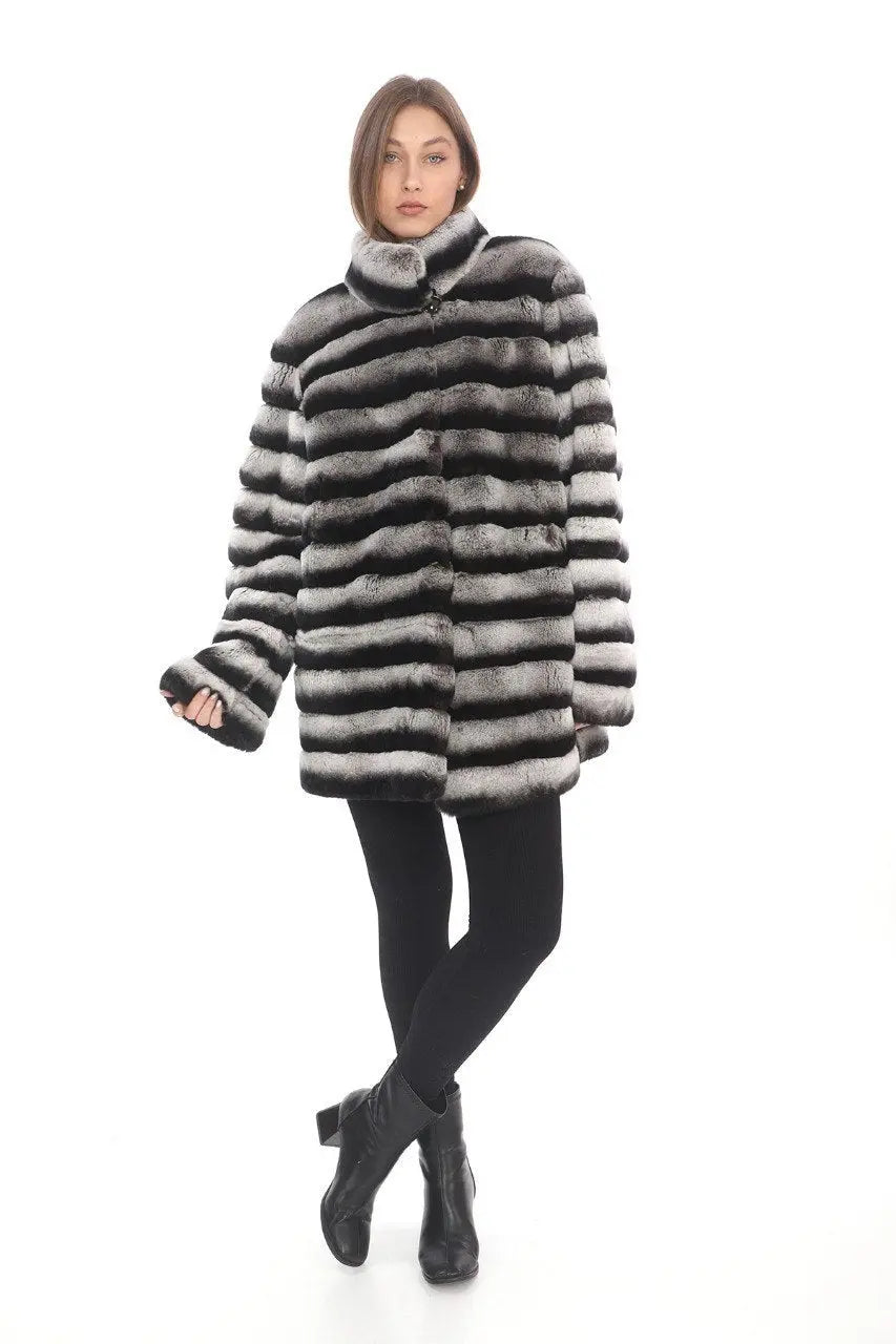 Luxury Fluffy Chanchila Fur Coat – Exquisite Elegance &amp; Unmatched Comfort