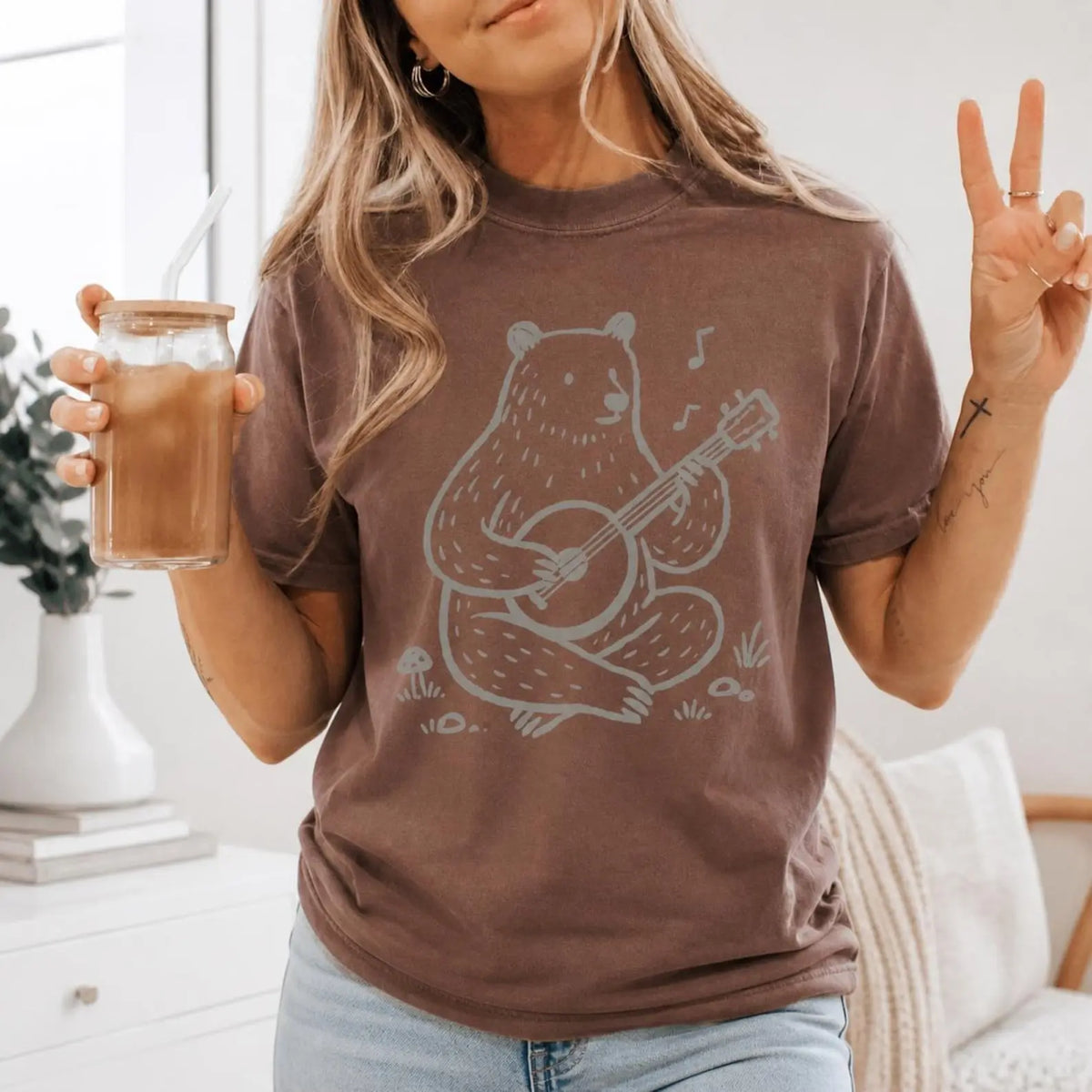 Banjo Bear Musical Nature Graphic T-Shirt | Vintage Cottagecore Brown Cotton Tee