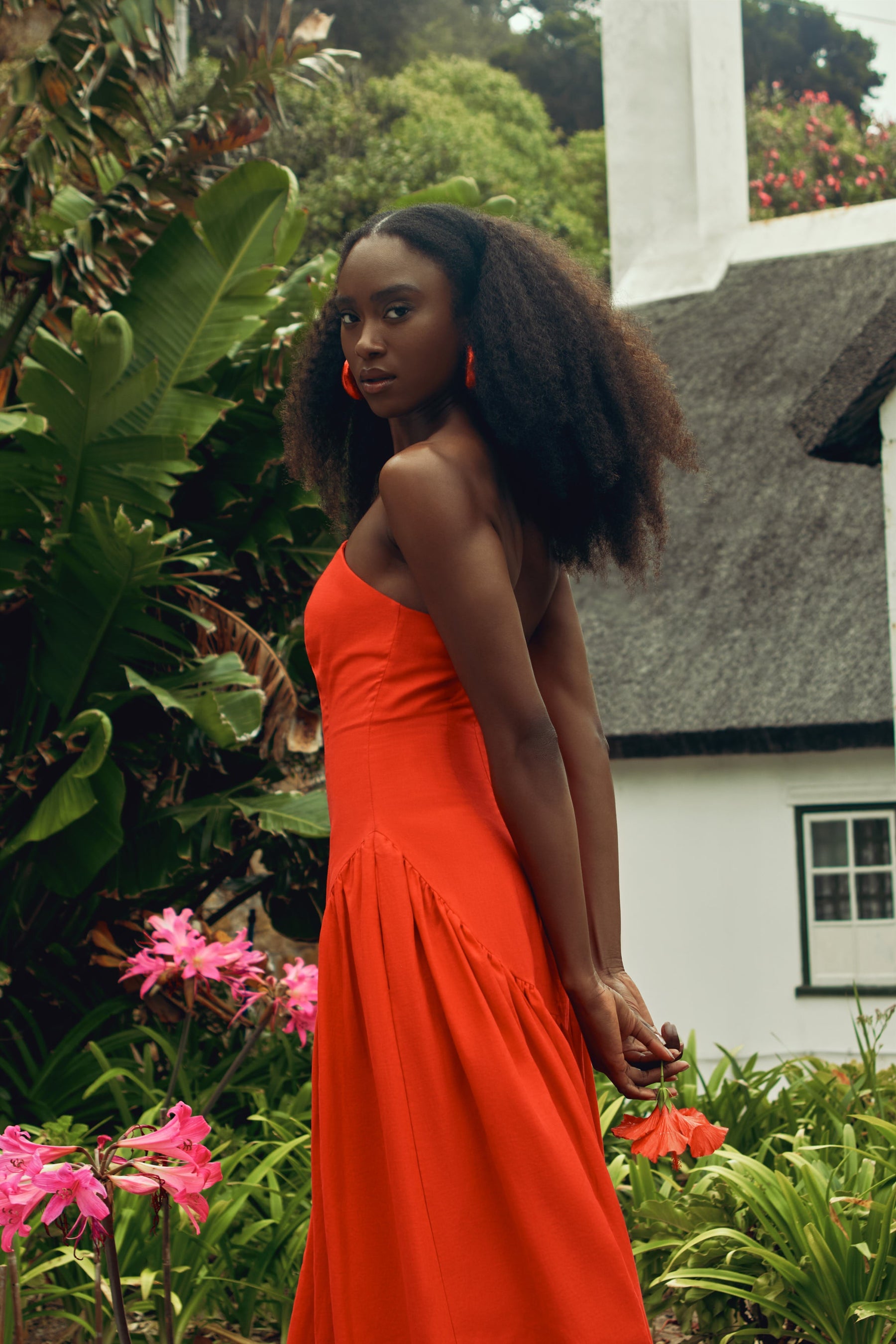 Amara — Red Linen Strapless Dress