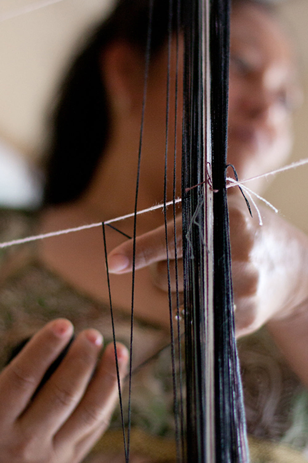 Espiral Luxe: Pulsera Artesanal Exclusiva