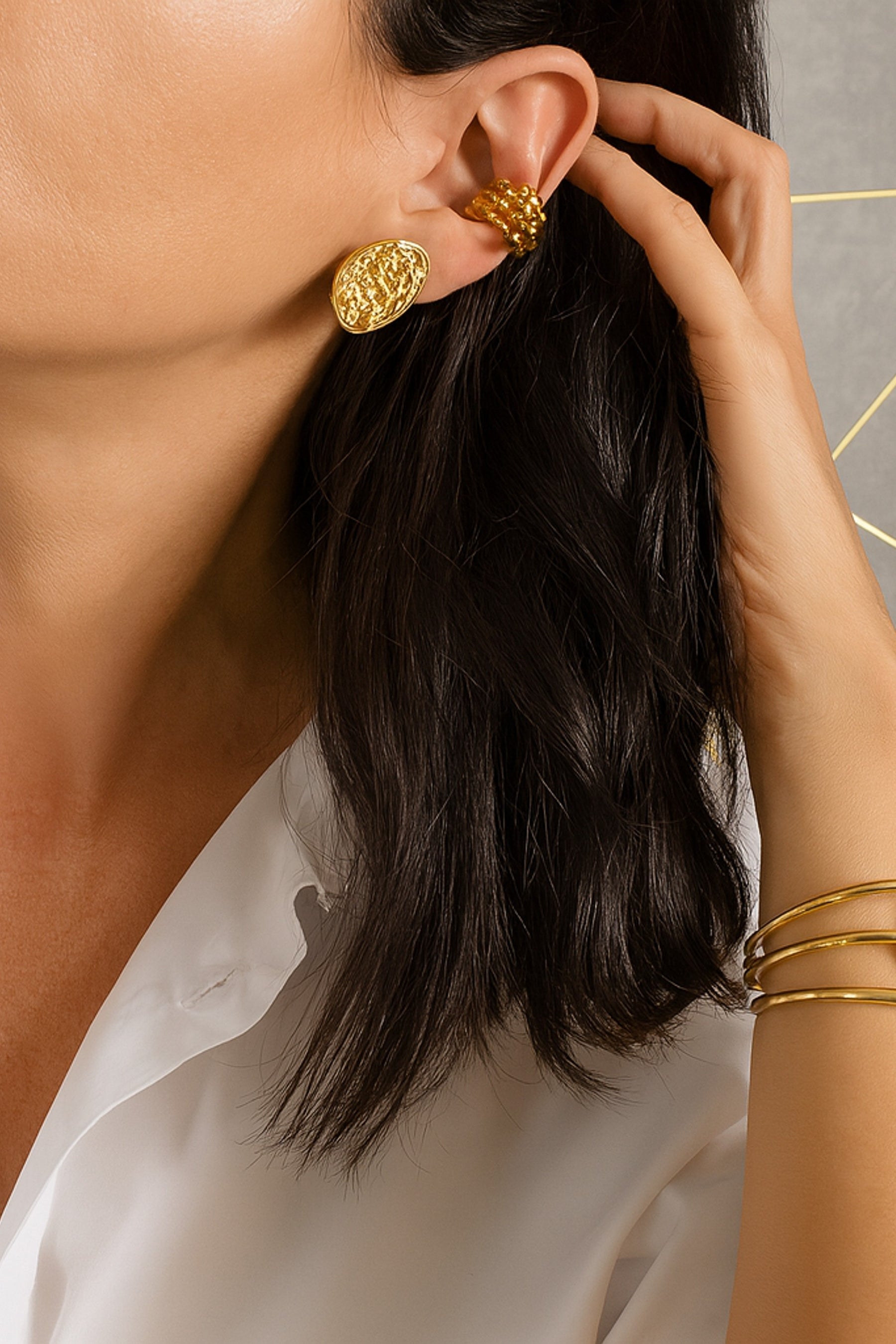 Vida Stud Earrings