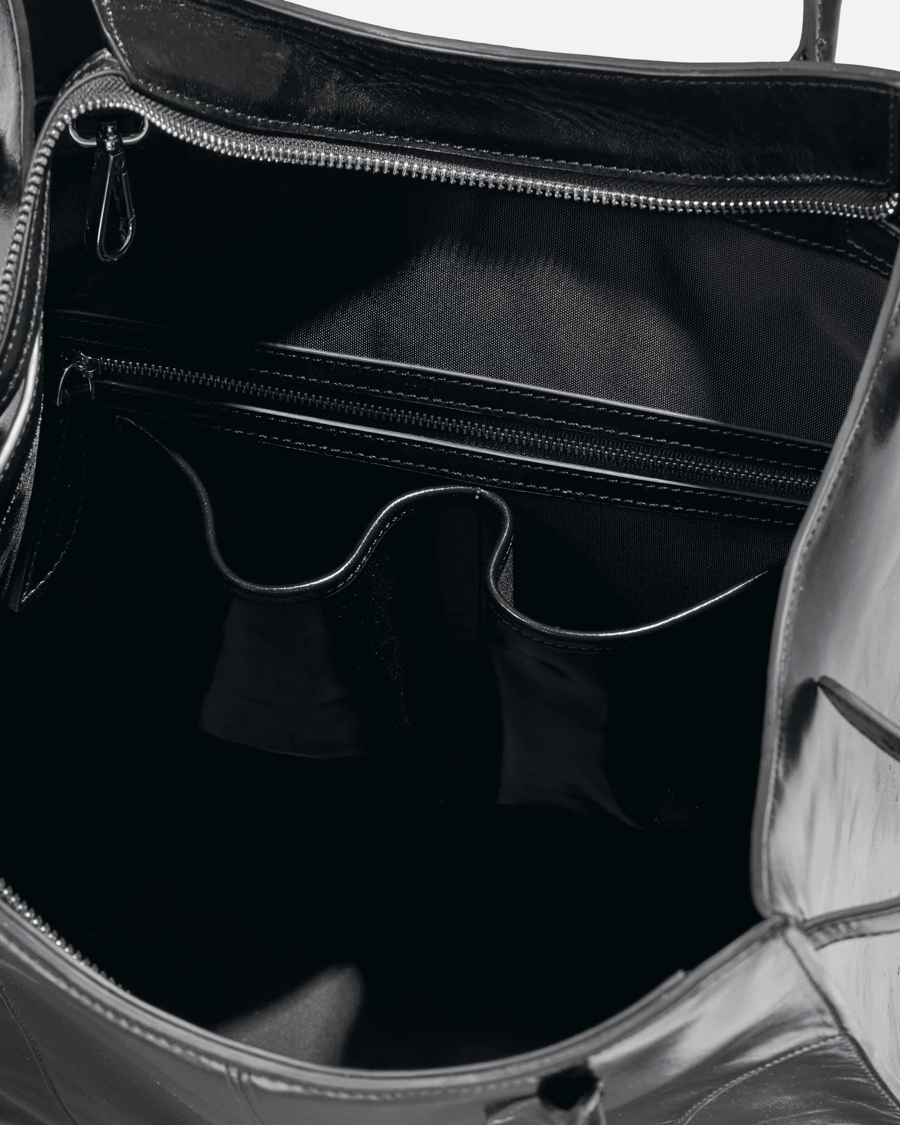 CONTOUR CARRYALL in Blackberry Noir