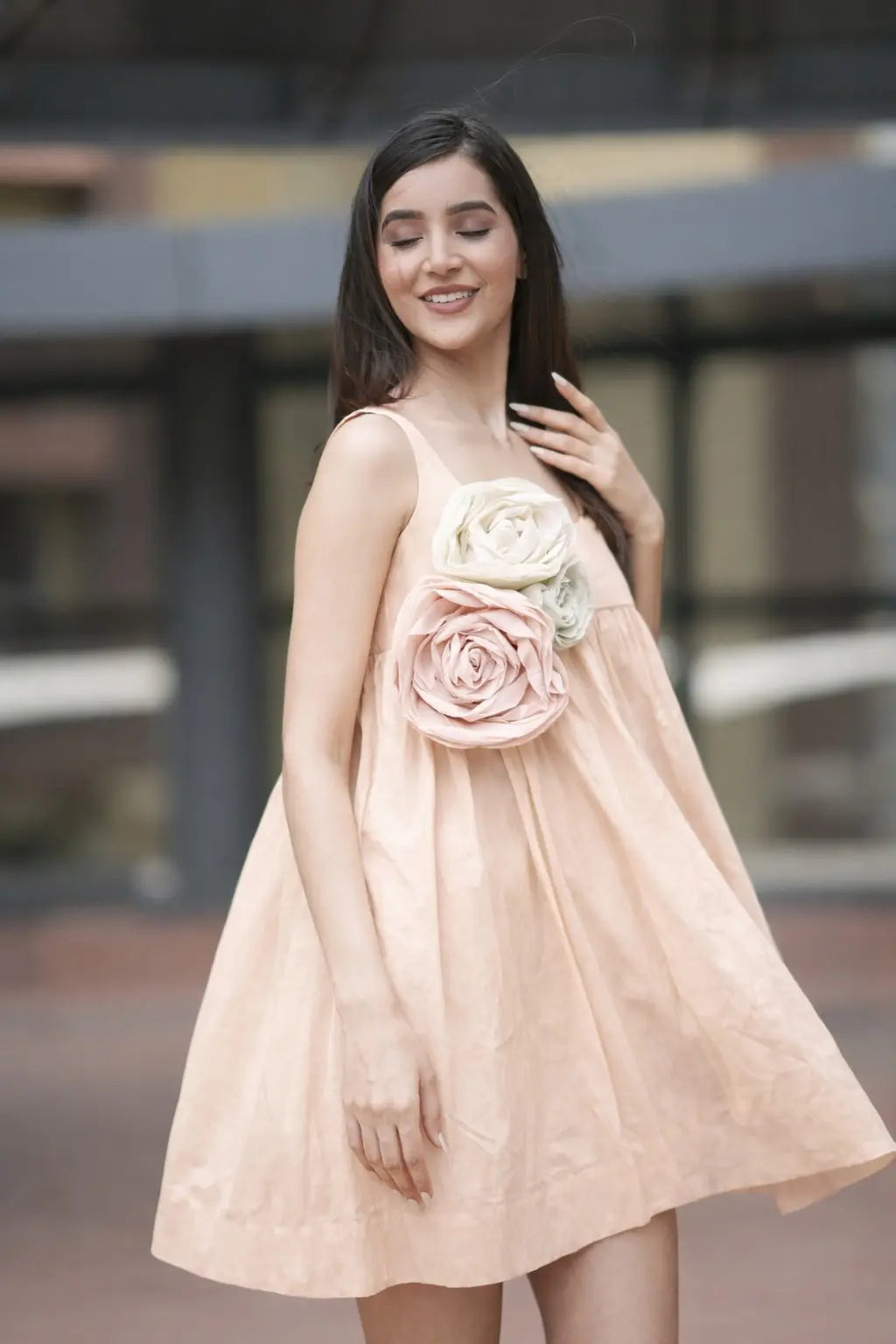 Peach Champagne Beige With 3 Roses