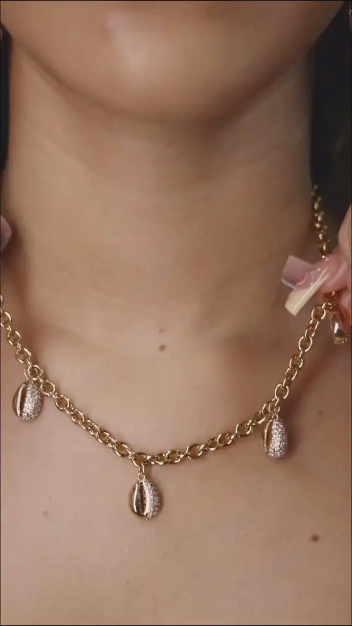 Golden Shells Necklace