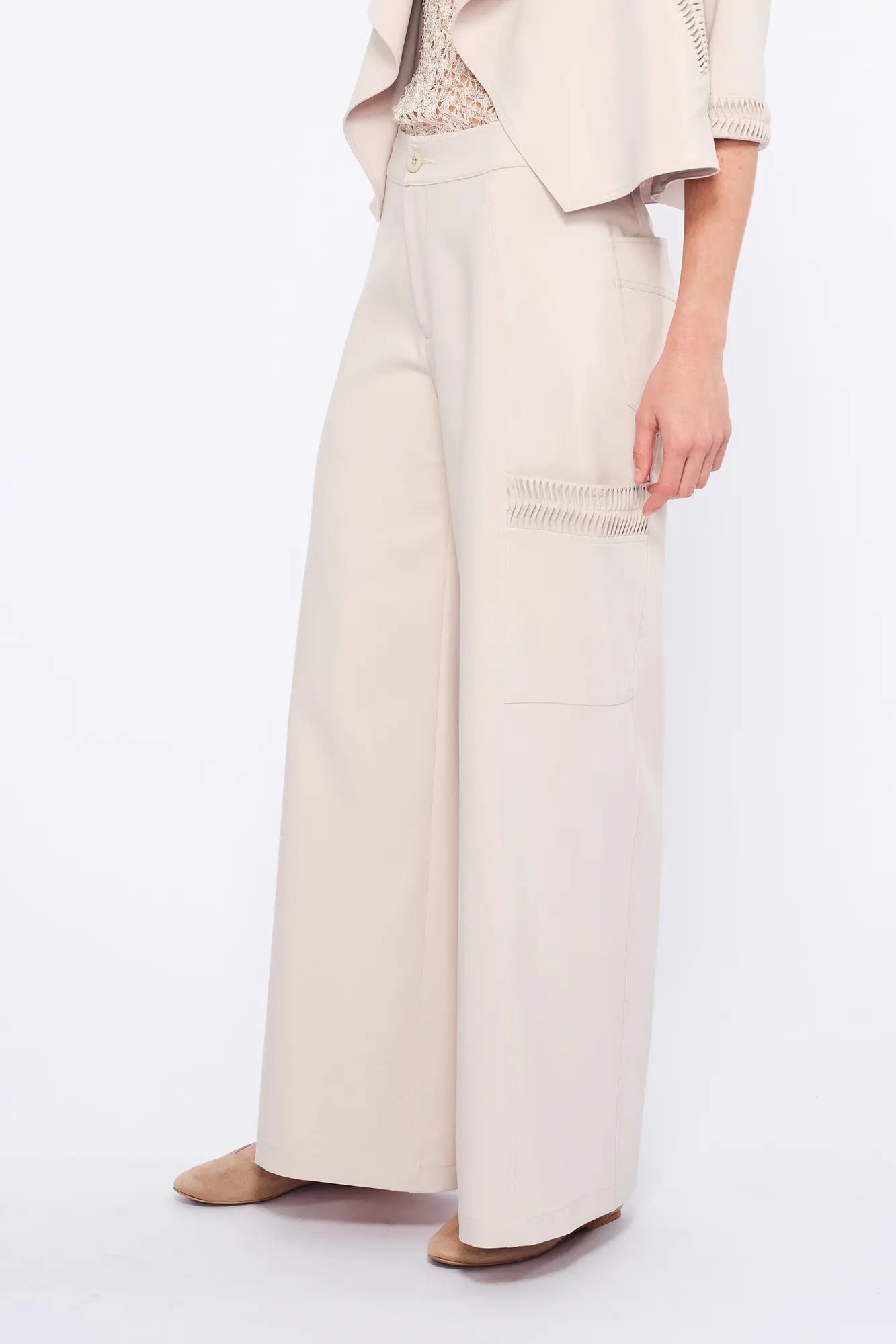Daysi Ruched Detail Trouser | Ecru