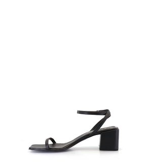 Chic Black Strap Heels Pou