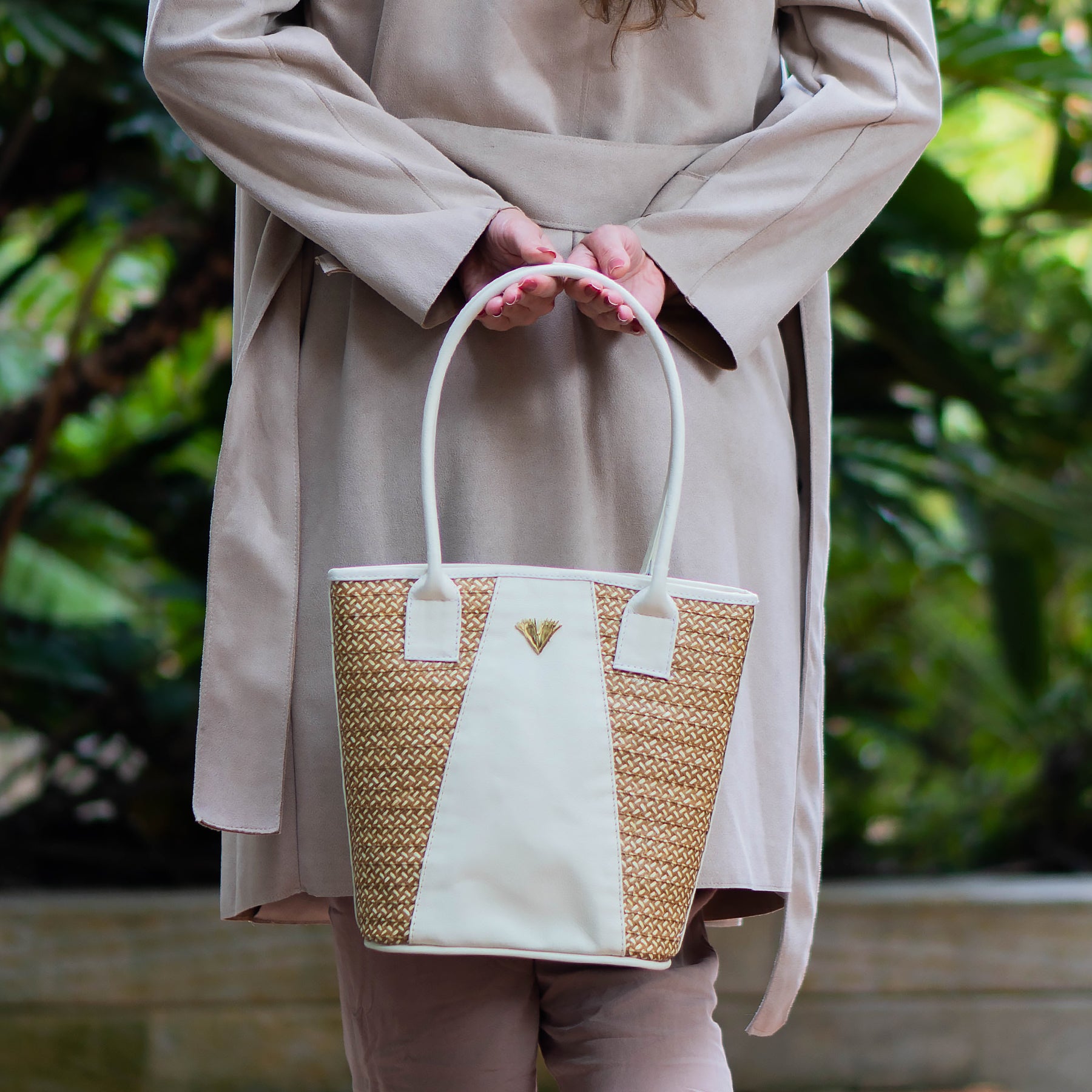 Beige Leather Tetra Tote – Handmade Medium Shoulder Bag with Palm Weave, Classic Leather Purse