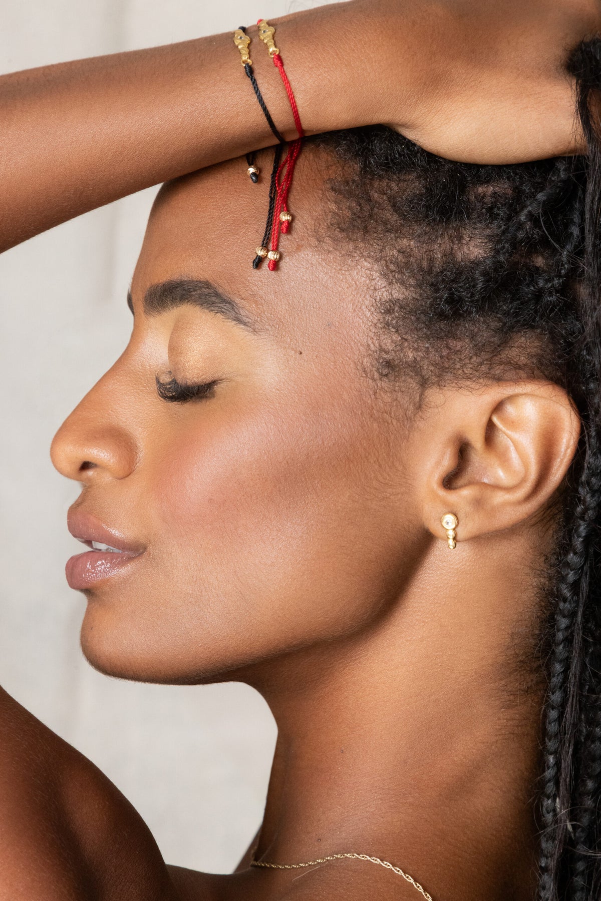 : /AH-MI/ Friendship & Travel Studs 24K