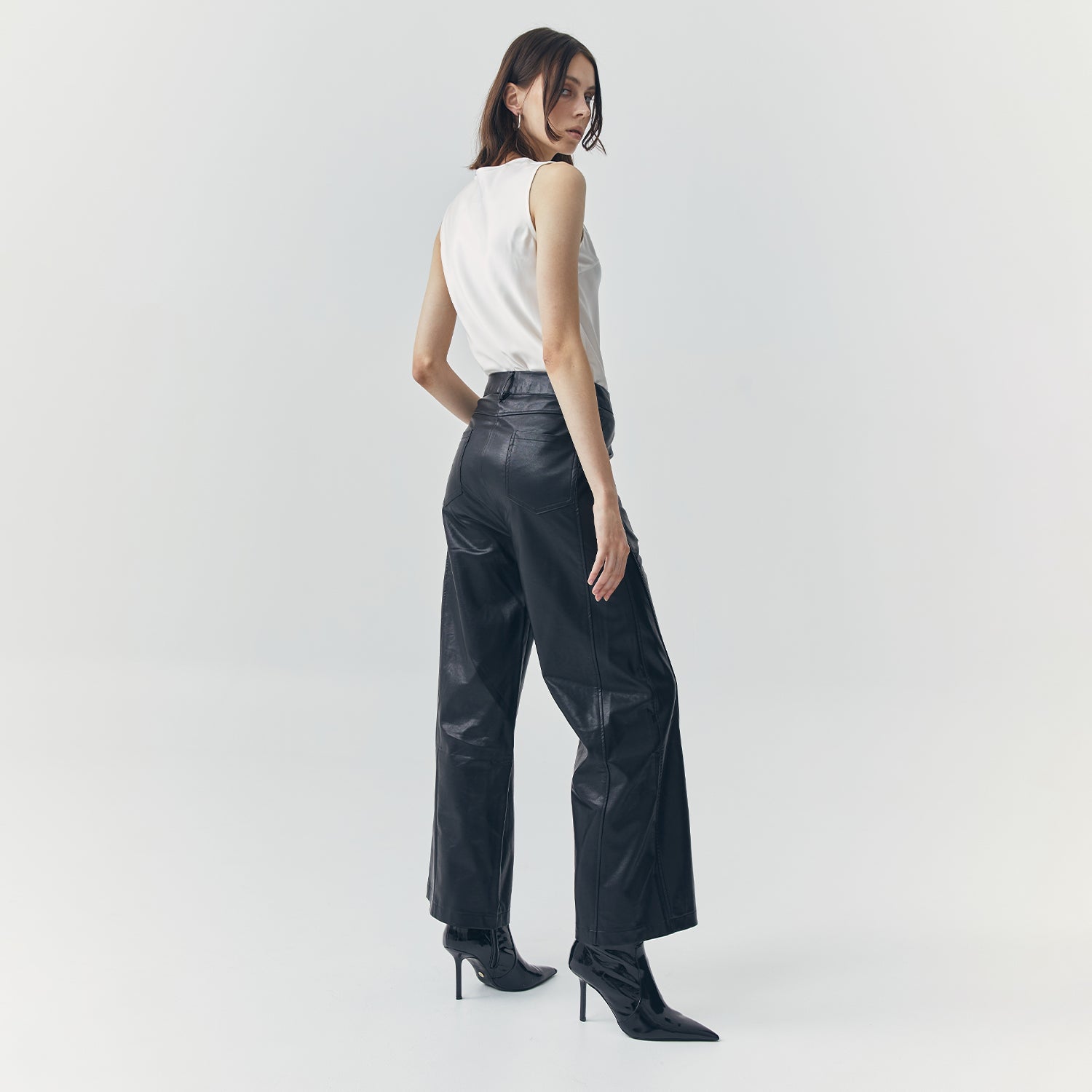 ARIA LOOSE LEATHER PANTS