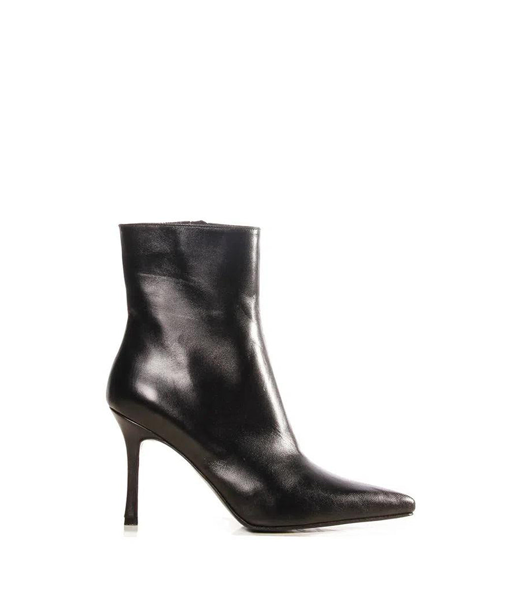 Chic Black Leather Booties Kurt