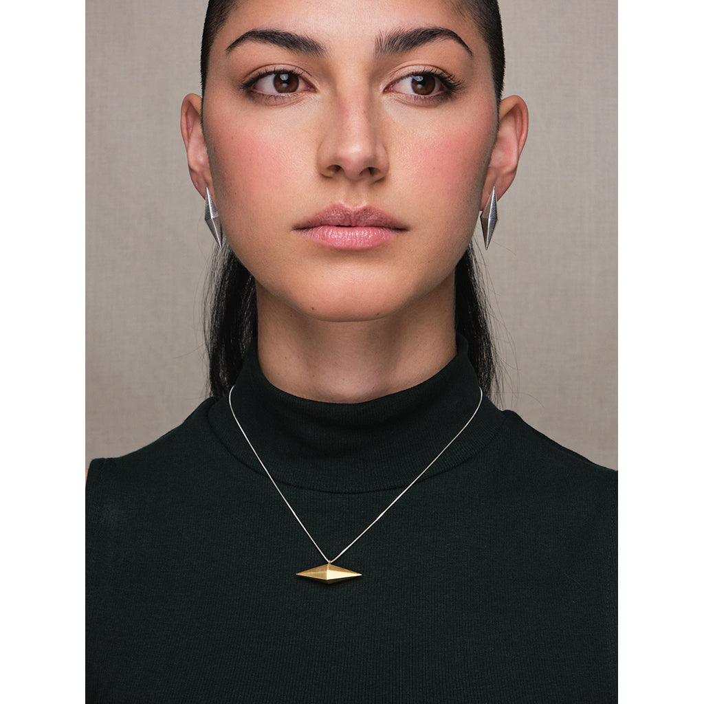 CÓNICA Edge Gold Pendant Necklace