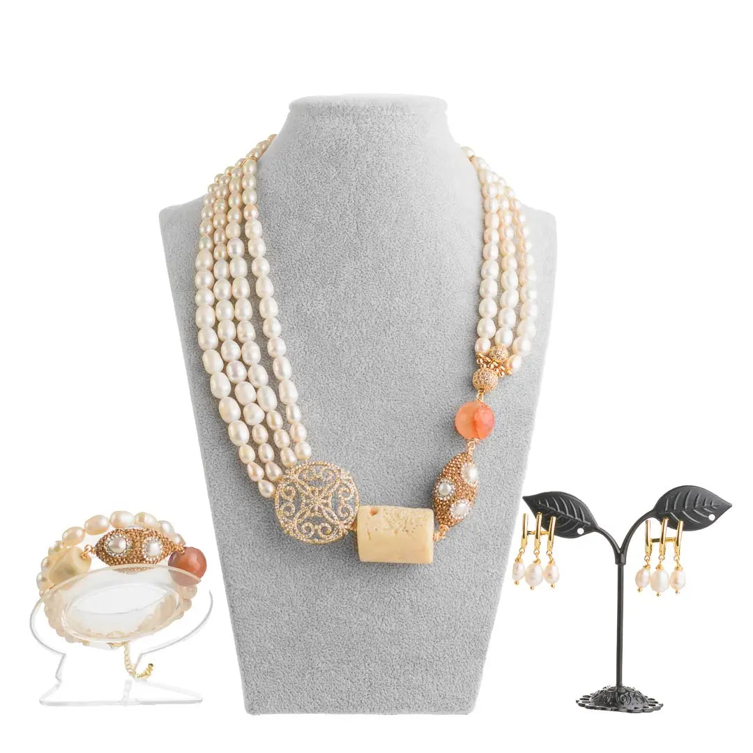 Faari Pearl Necklace Set