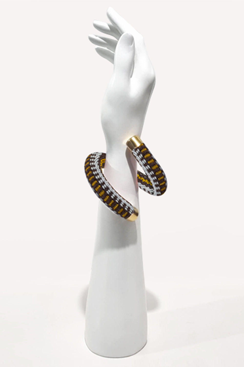 Espiral Luxe: Pulsera Artesanal Exclusiva