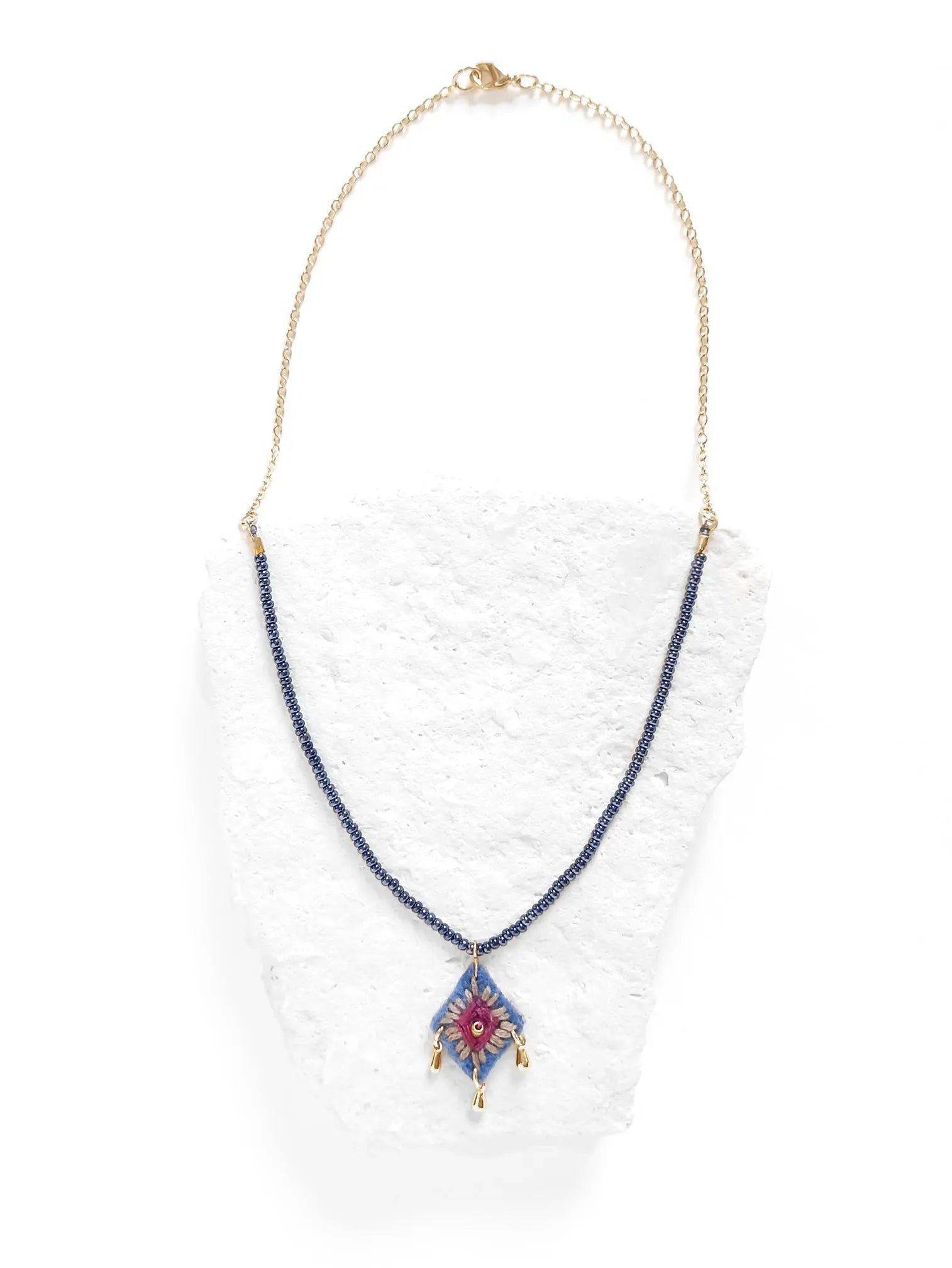 Collar Trino