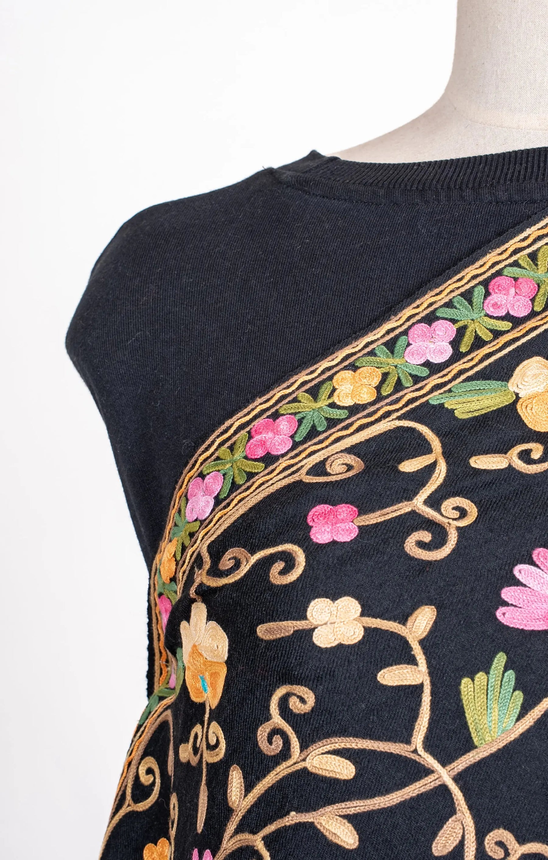 Noir Floral Symphony Aari Machine Embroidered Shawl