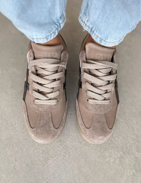 Demi Mink