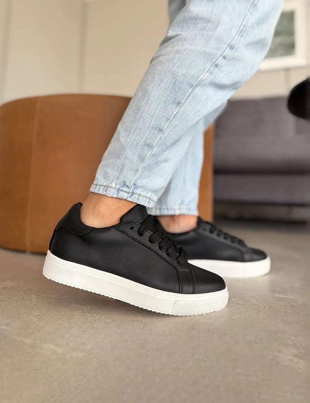 Herald Black