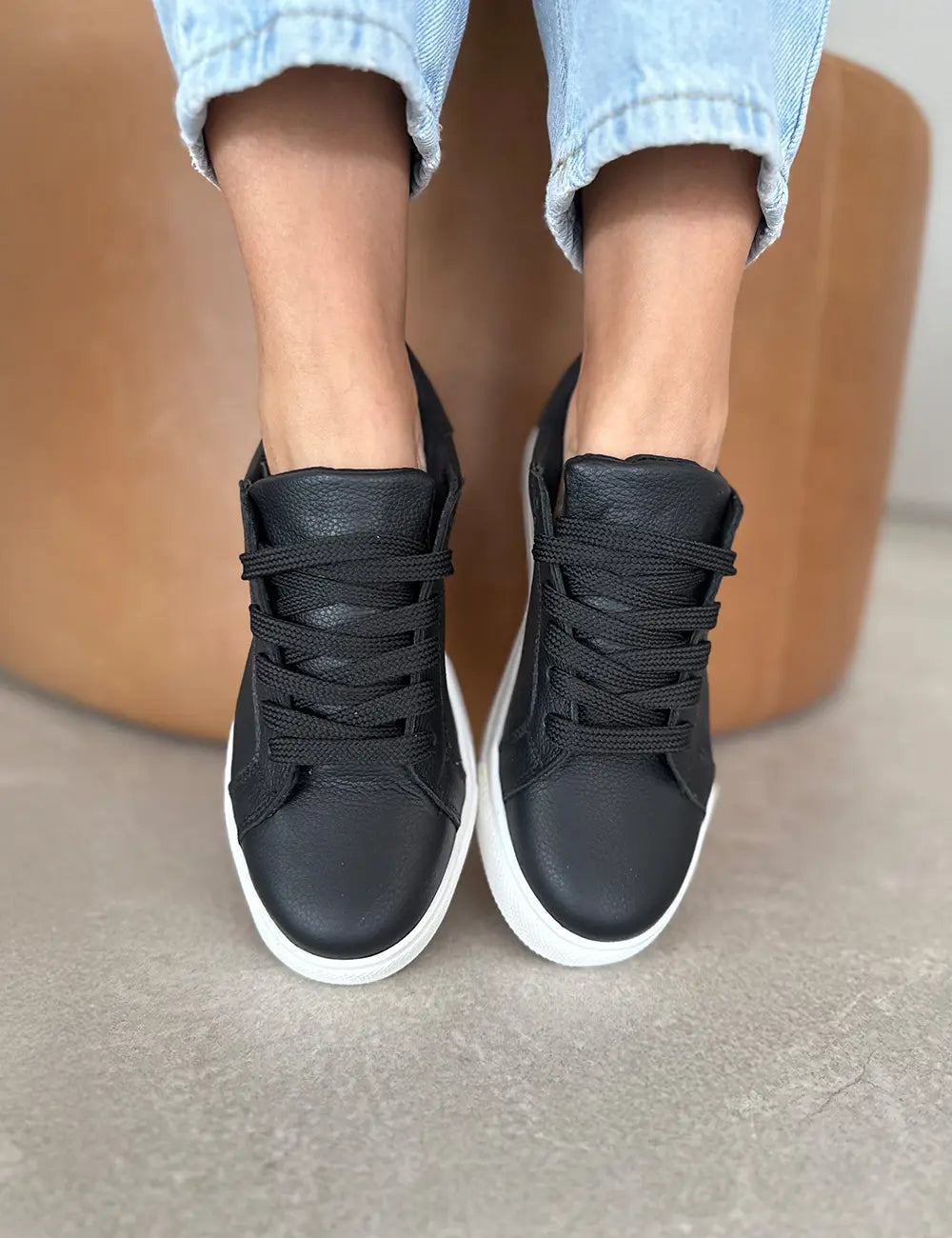 Herald Black