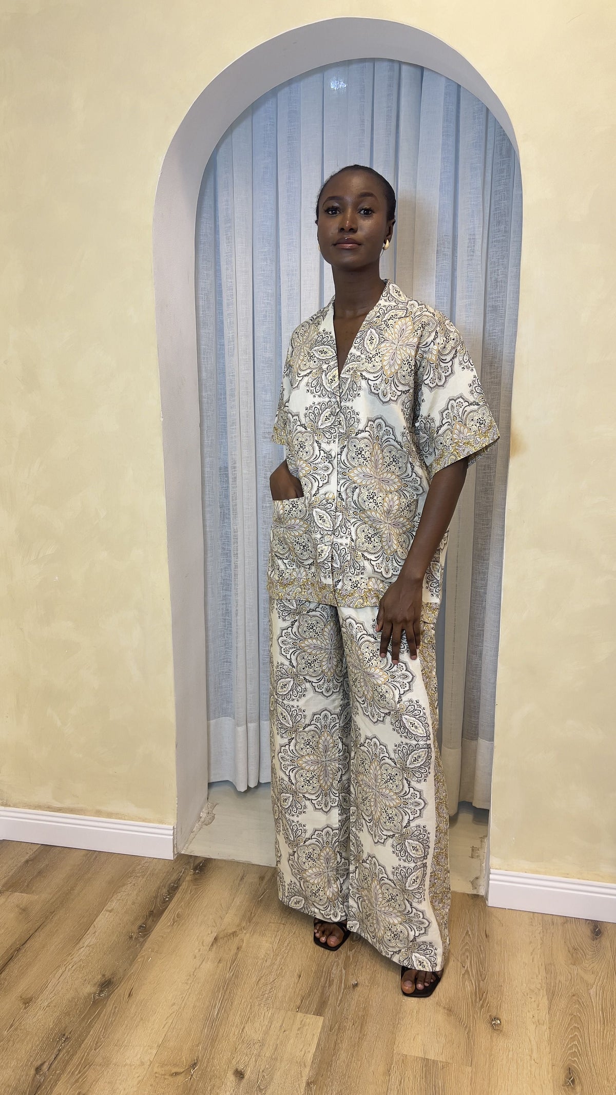 NEO LINE PANT SET - MEDALLION MOTIF