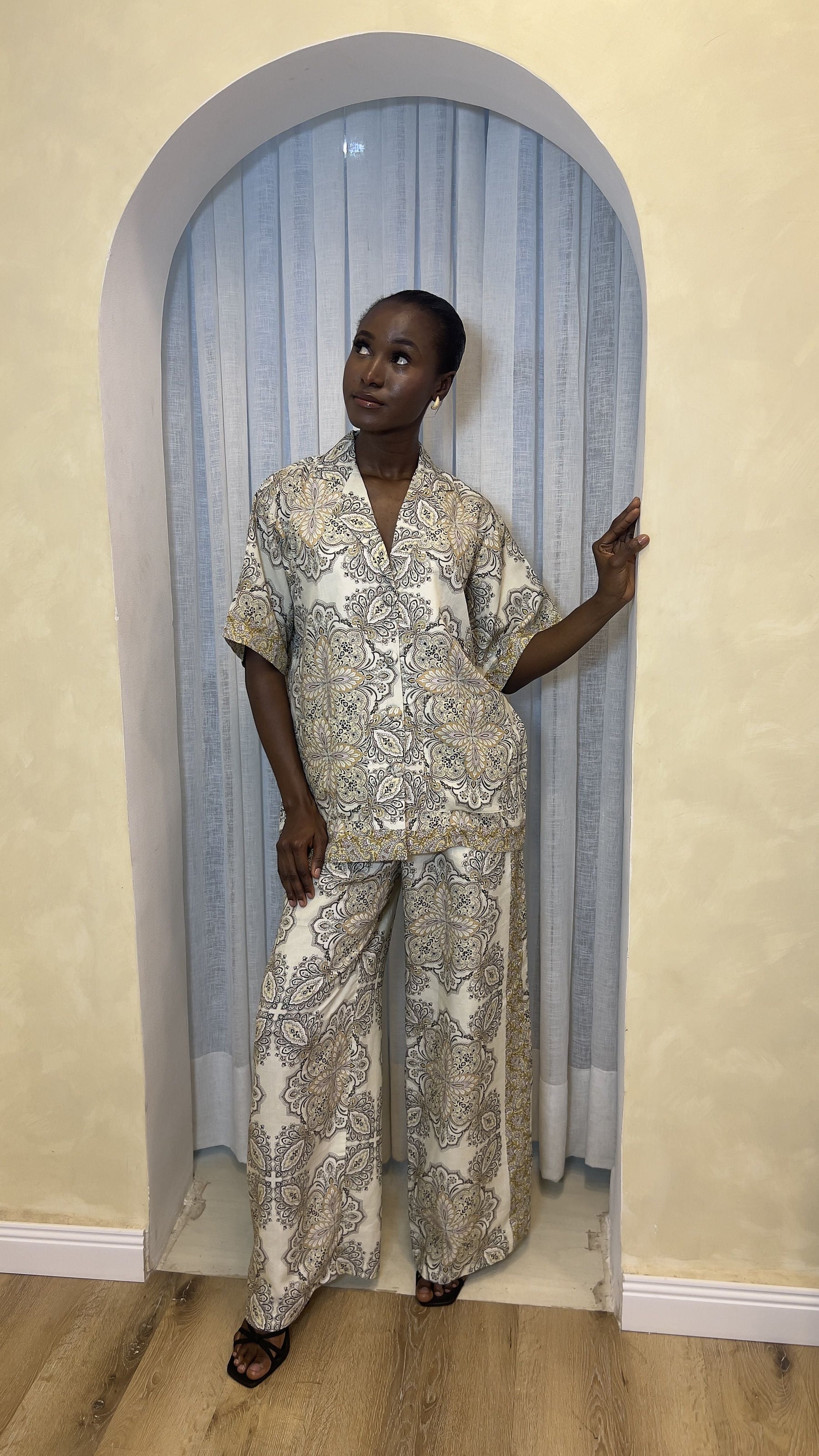 NEO LINE PANT SET - MEDALLION MOTIF