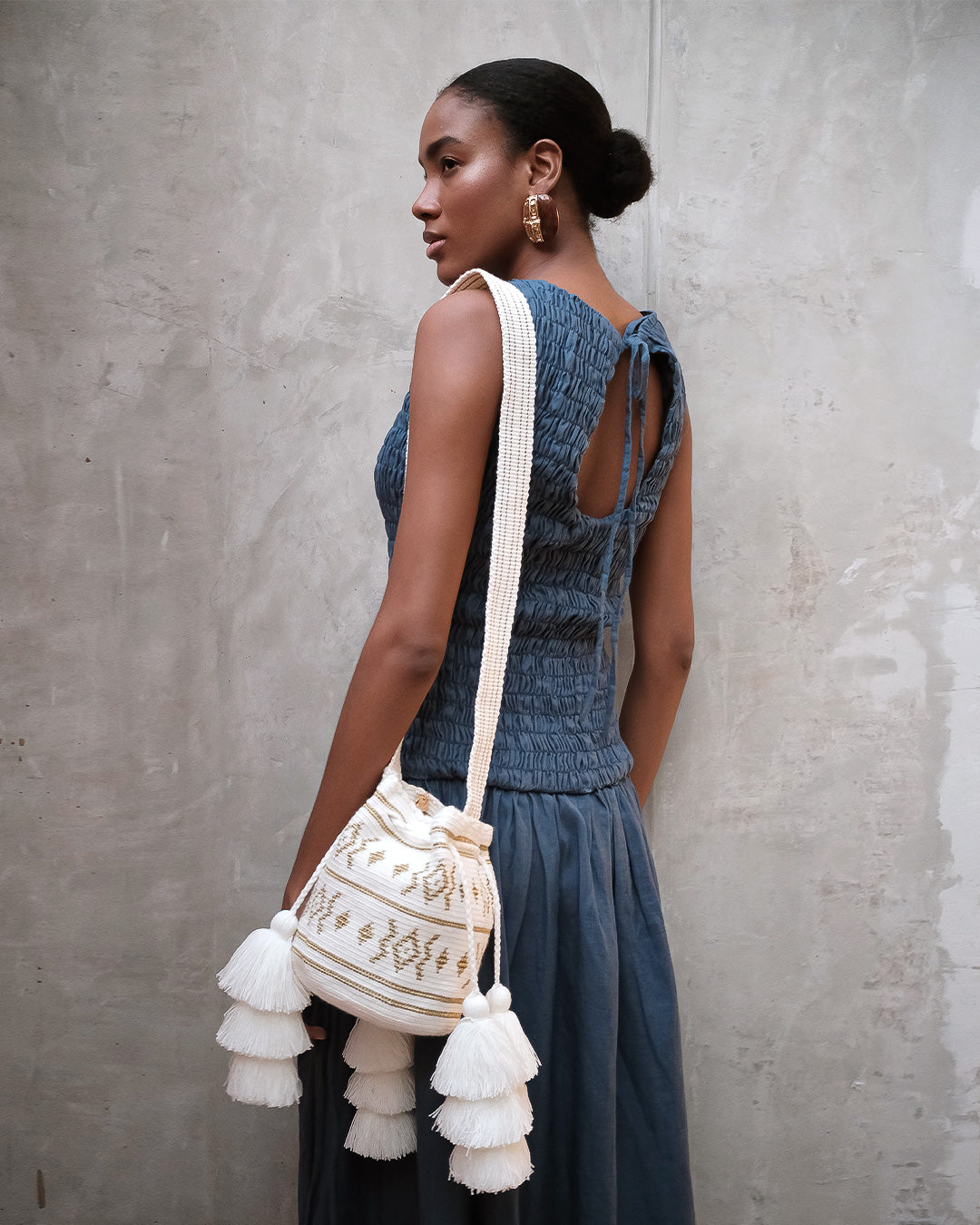 Medium Artisan Golden Mochila