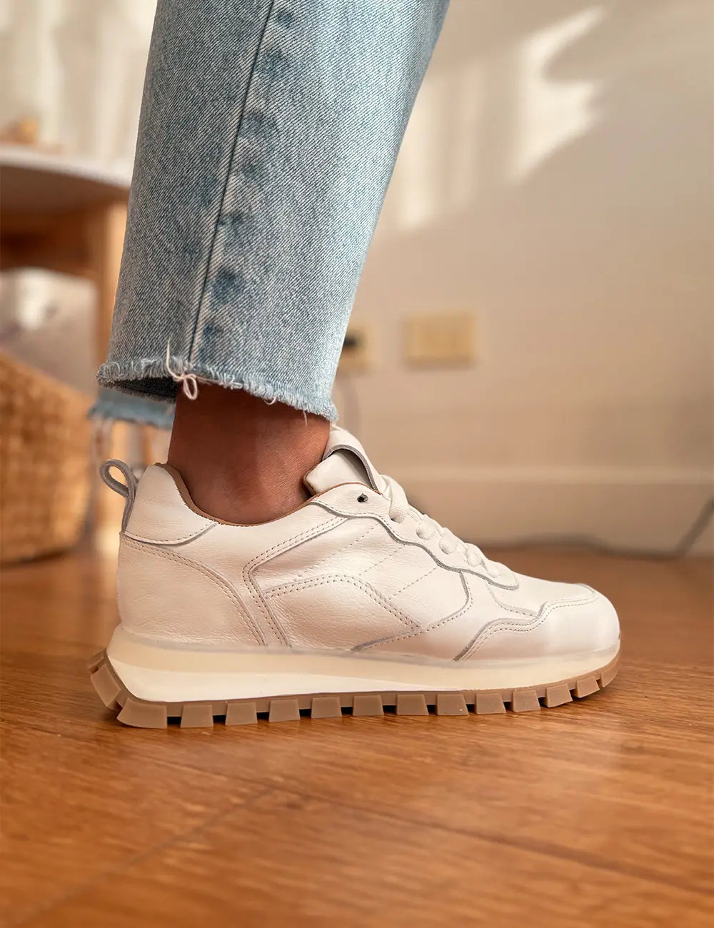 Mule White