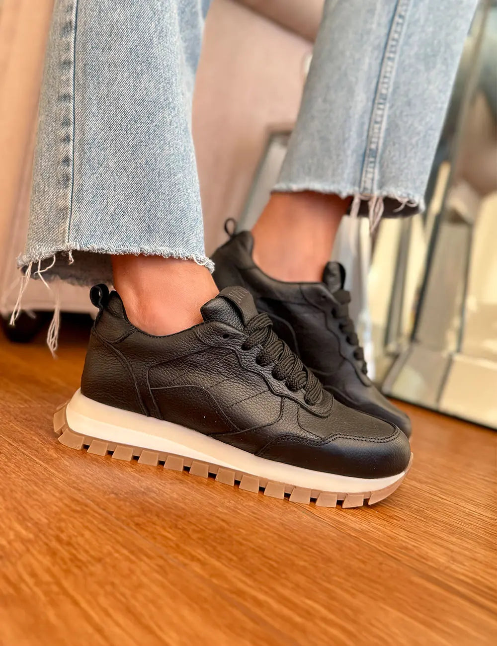 Mule Black