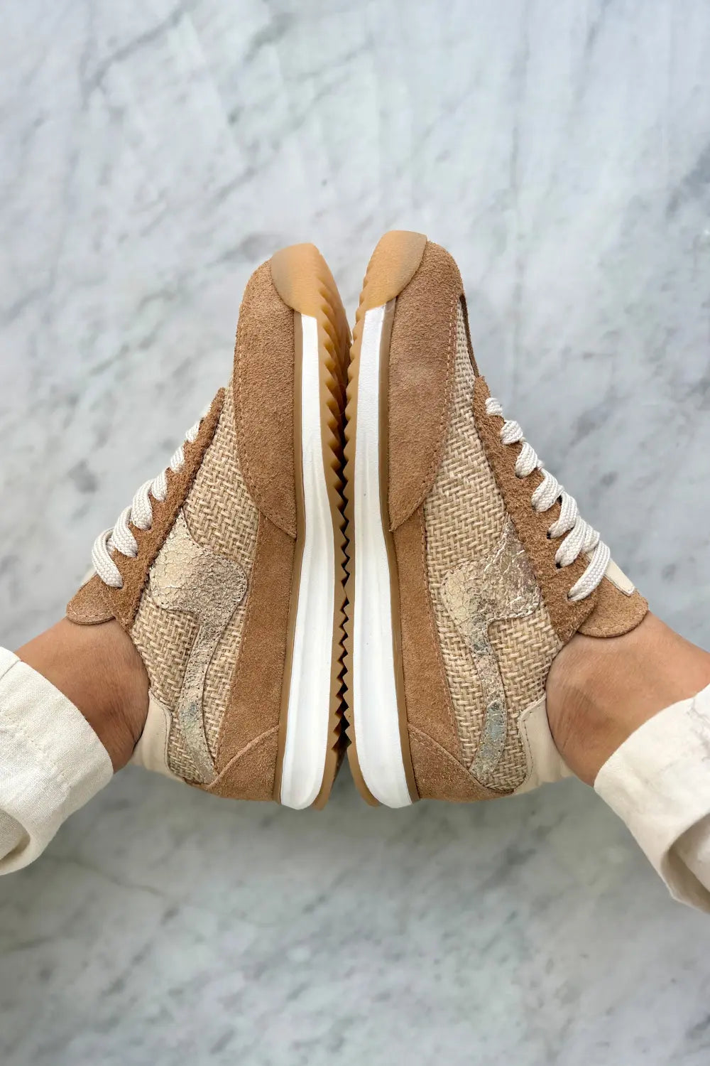 Poema Rafia Camel