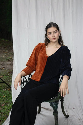 Trendy Chelline Black & Terracotta Sweater