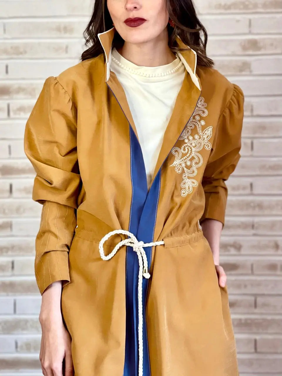 GABARDINA KIM BELGA MOSTAZA