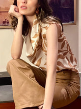 Donna Bench Khaki Top