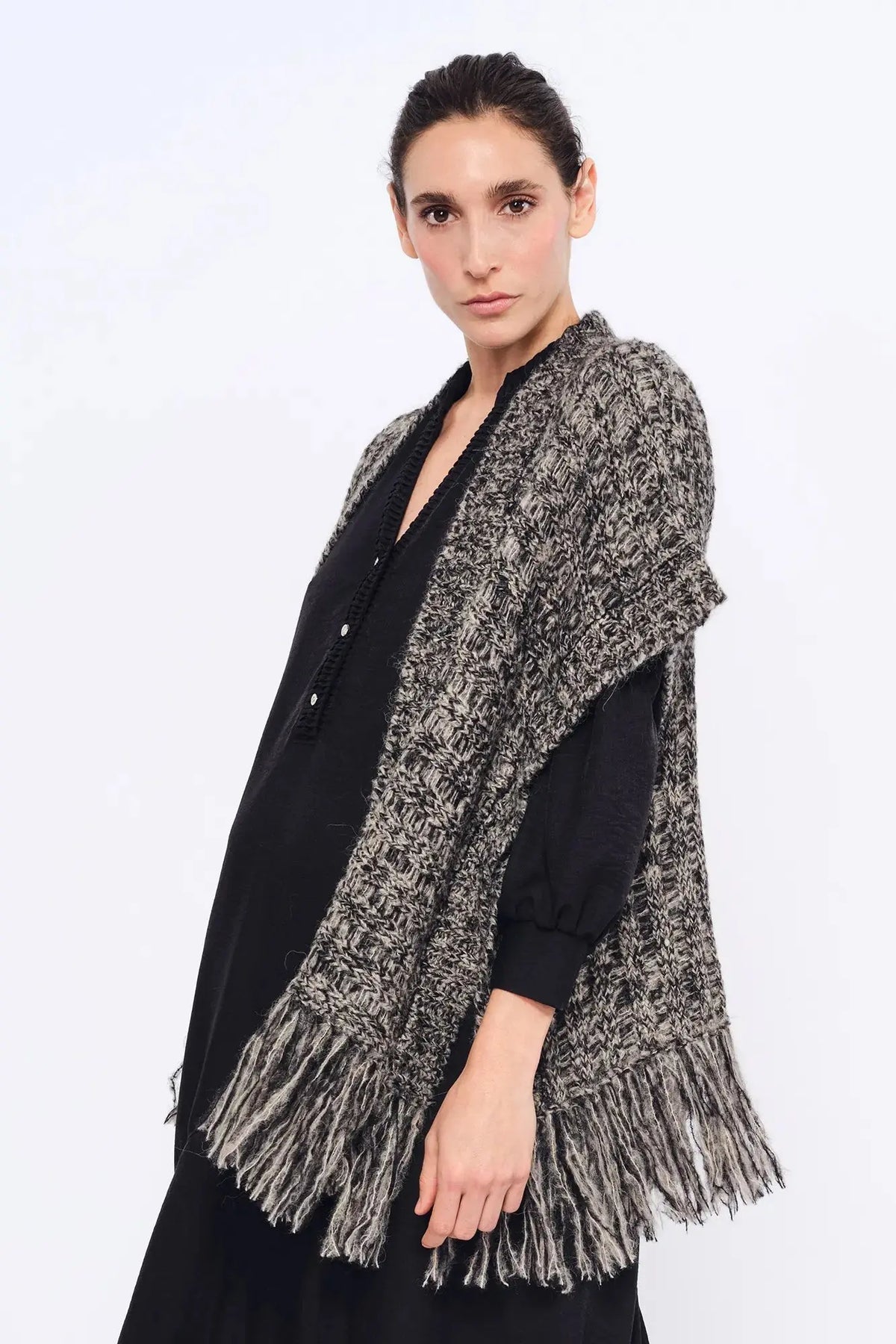 Amaris Alpaca Fringe Poncho | Black Melange