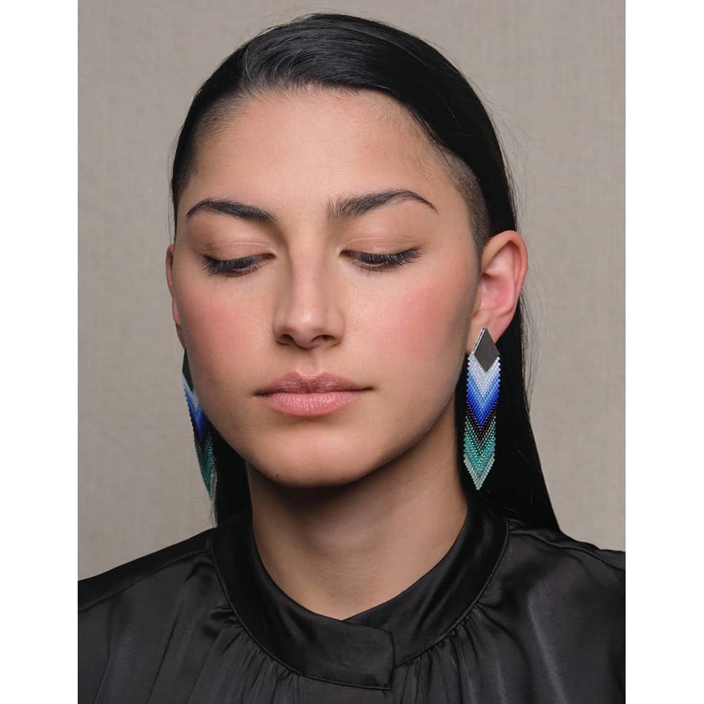 COLOR GEOMÉTRICO Miyuki Thick Feather Earrings