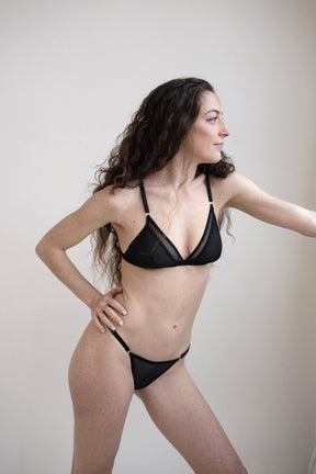 New life thong black