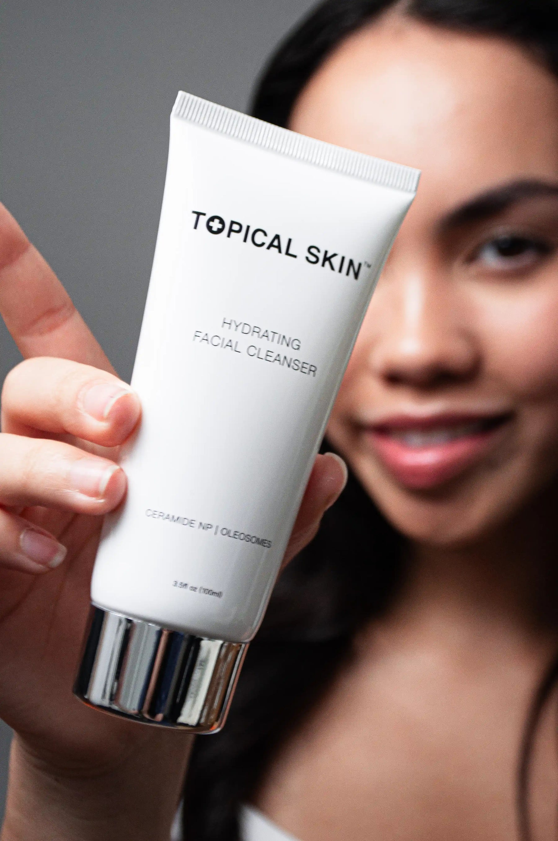 Hydrating Facial Cleanser With Oleosomes And Ceramide