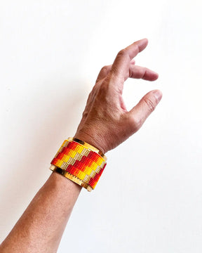 MINIMALIST DECONSTRUCTED KNOT BRACELET