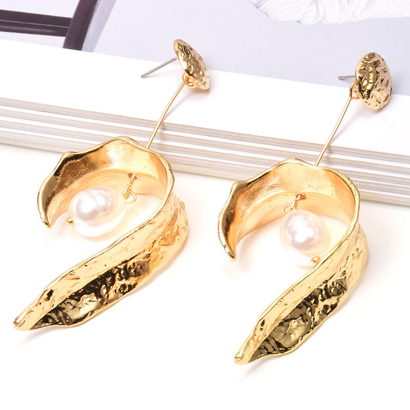 Heart Pearl Earrings