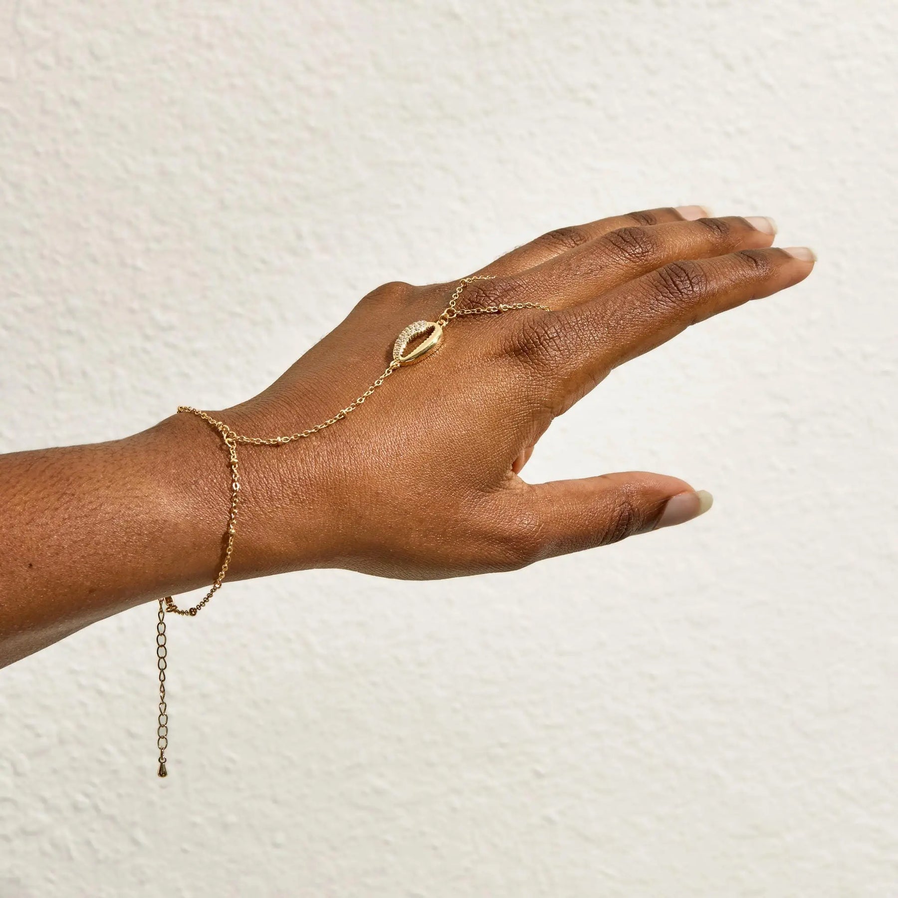 Golden Shells Handchain