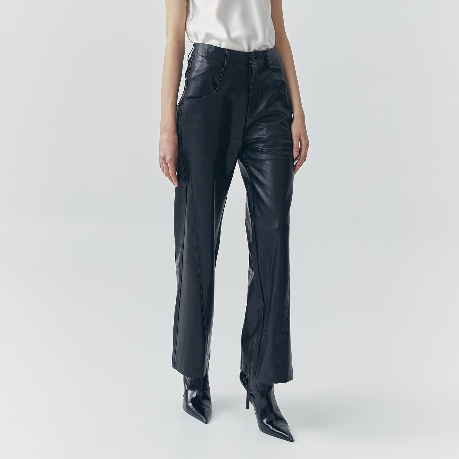 ARIA LOOSE BLACK LEATHER PANTS