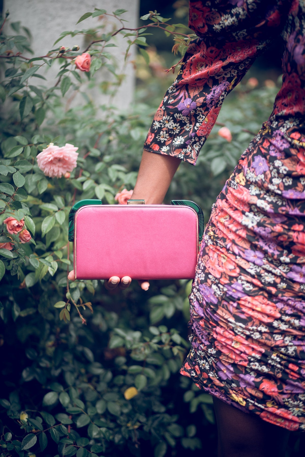 Liz - Satin Clutch w/strap