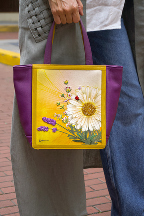 Artepara Spring Daisy Embroidered Mini Tote
