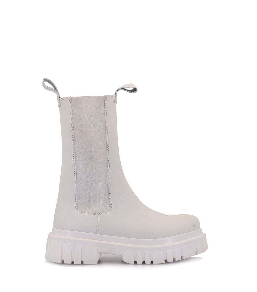 Chic White Chelsea Booties Paran