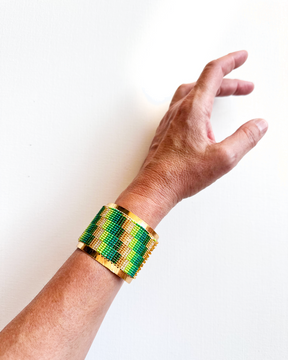 MINIMALIST DECONSTRUCTED KNOT BRACELET