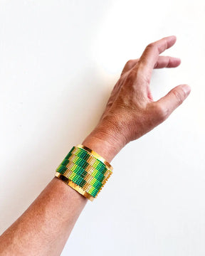 MINIMALIST DECONSTRUCTED KNOT BRACELET