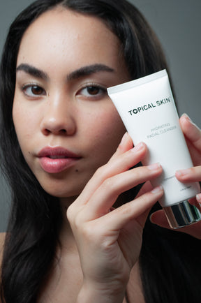 Hydrating Facial Cleanser with Oleosomes and Ceramide