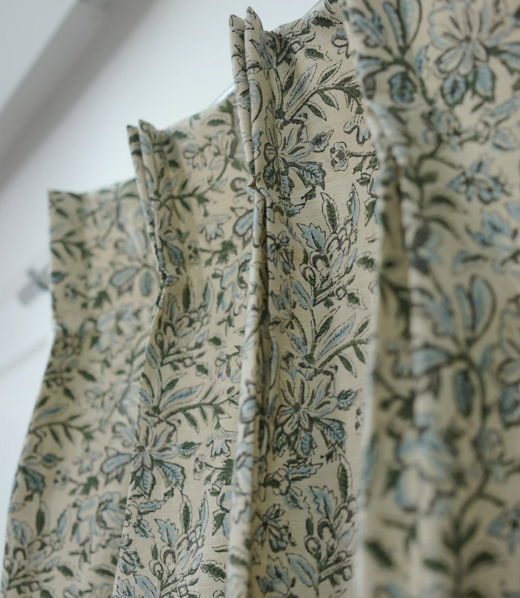 Handcrafted Floral Block Print Pleated Gray Linen Blend Ring Curtain - Semi Seer Qudrat