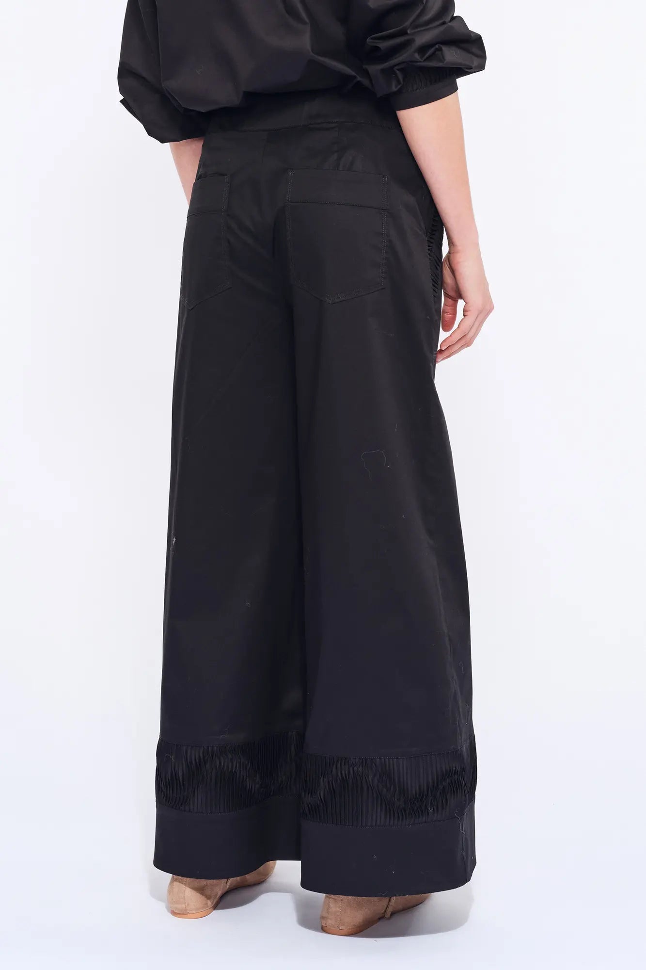 Viena Sculptural Hem Trouser | Black
