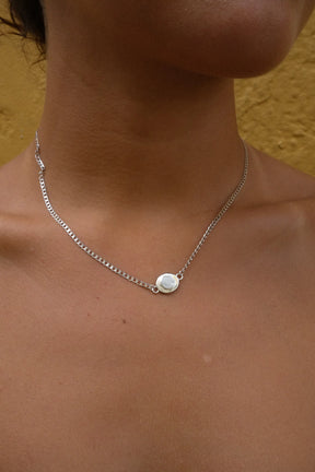 Aura Mother Pearl Necklace