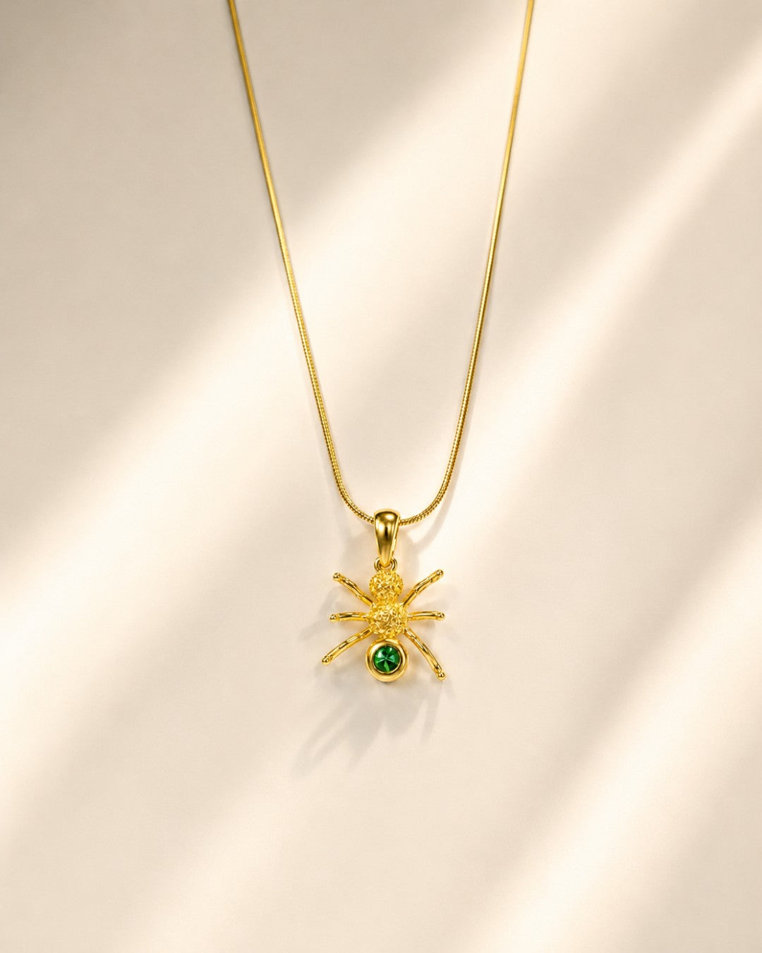 Collar Dije Las Obreras Dorado