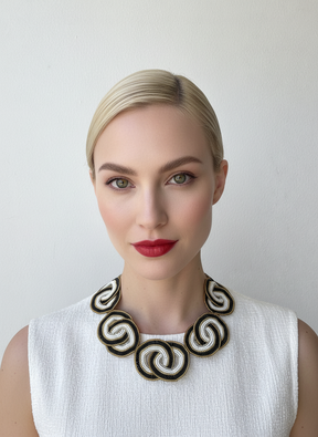 CRISSCROSSED CIRCLES NECKLACES